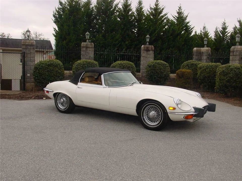 1974 Jaguar E-Type Series 3 V12 - Image 2 of 5
