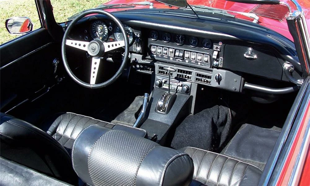 1974 Jaguar E-Type Series 3 V12 - Image 5 of 8