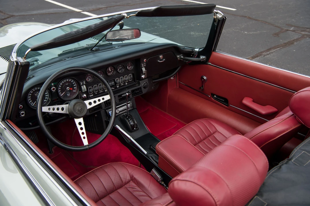 1974 Jaguar E-Type Series 3 V12 - Image 30 of 31