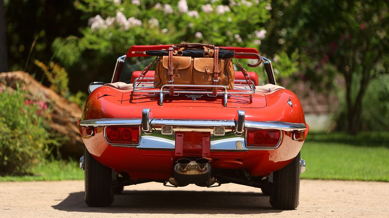 1974 Jaguar E-Type Series 3 V12 - Image 2 of 31