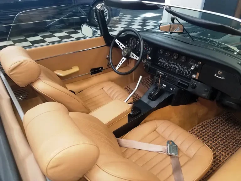 1974 Jaguar E-Type Series 3 V12 - Image 5 of 6
