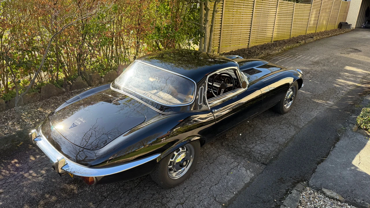 1974 Jaguar E-Type Series 3 V12 - Image 2 of 31