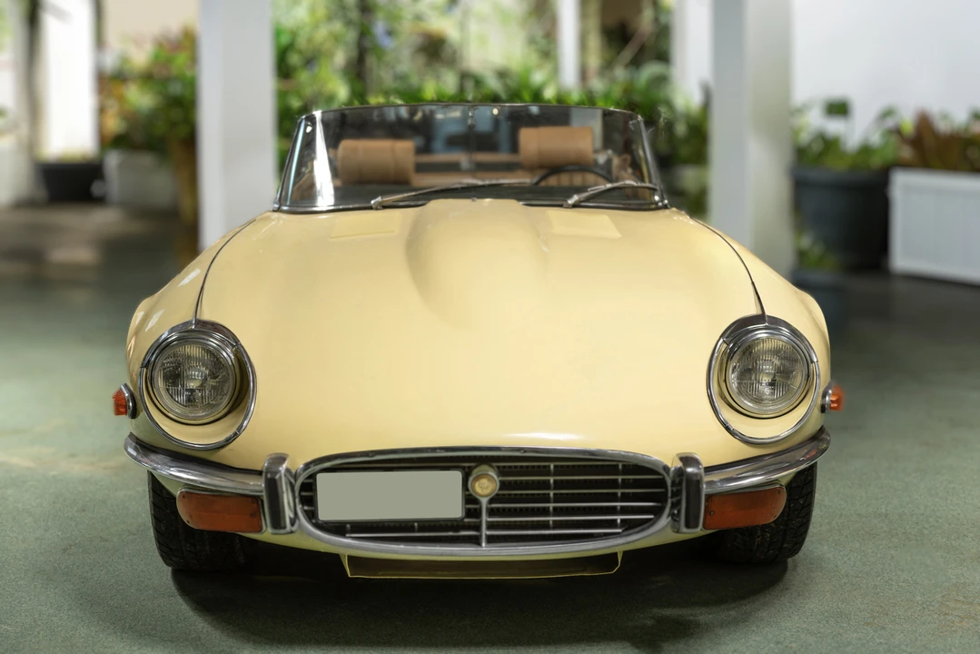 1974 Jaguar E-Type Series 3 V12 - Image 3 of 31