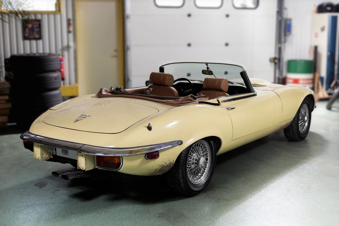 1974 Jaguar E-Type Series 3 V12 - Image 6 of 31