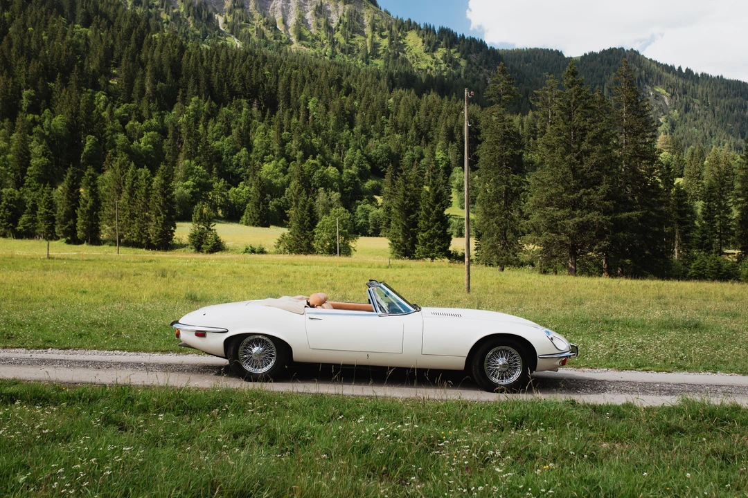1974 Jaguar E-Type Series 3 V12 - Image 4 of 31
