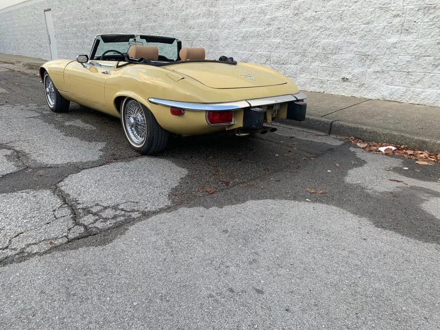 1974 Jaguar E-Type Series 3 V12 - Image 2 of 4