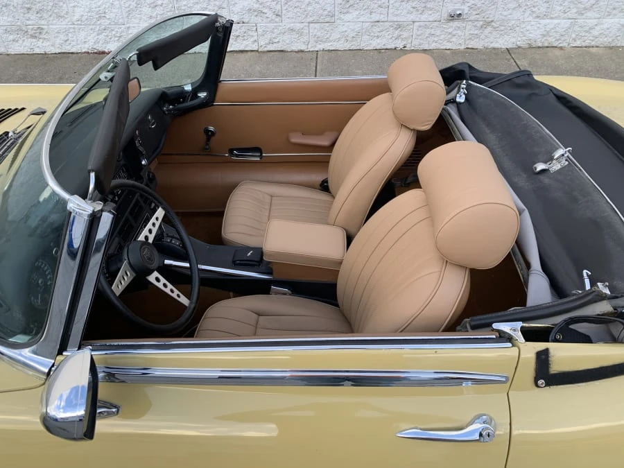 1974 Jaguar E-Type Series 3 V12 - Image 3 of 4