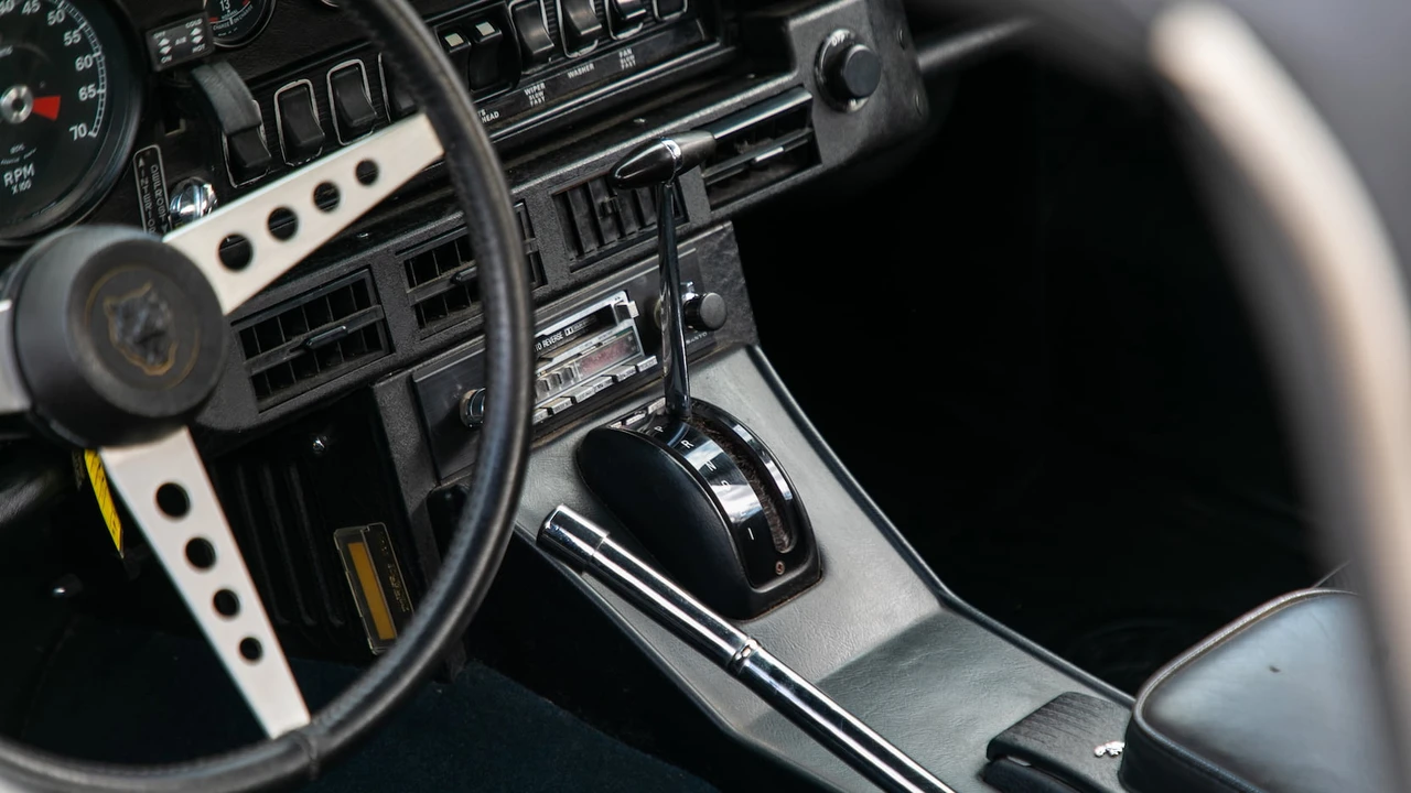 1974 Jaguar E-Type Series 3 V12 - Image 11 of 15