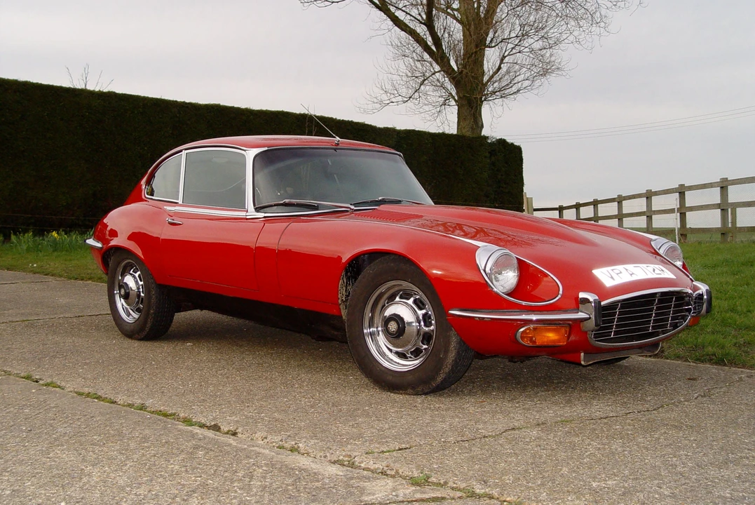 1974 Jaguar E-Type Series 3 V12 2+2 - Image 2 of 2