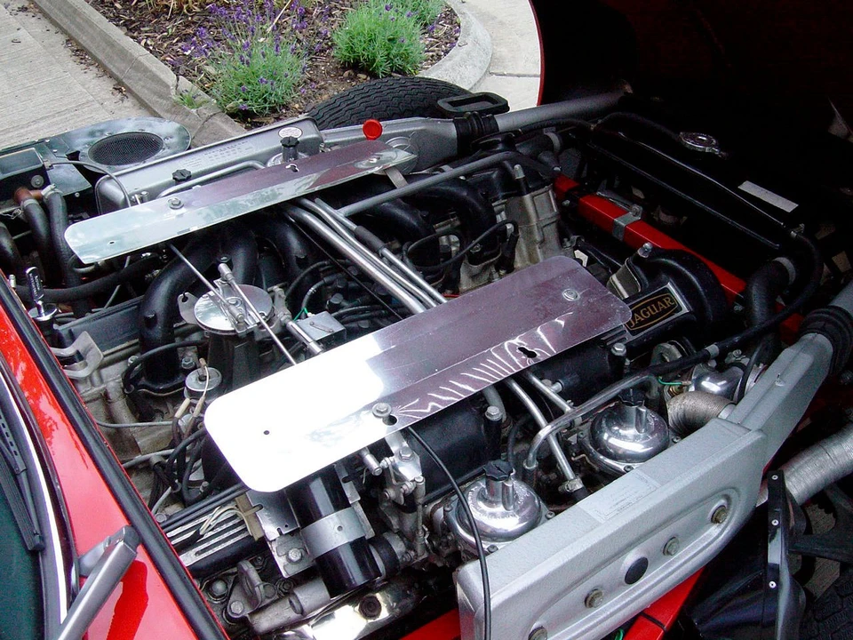 1974 Jaguar E-Type Series 3 V12 2+2 - Image 2 of 2