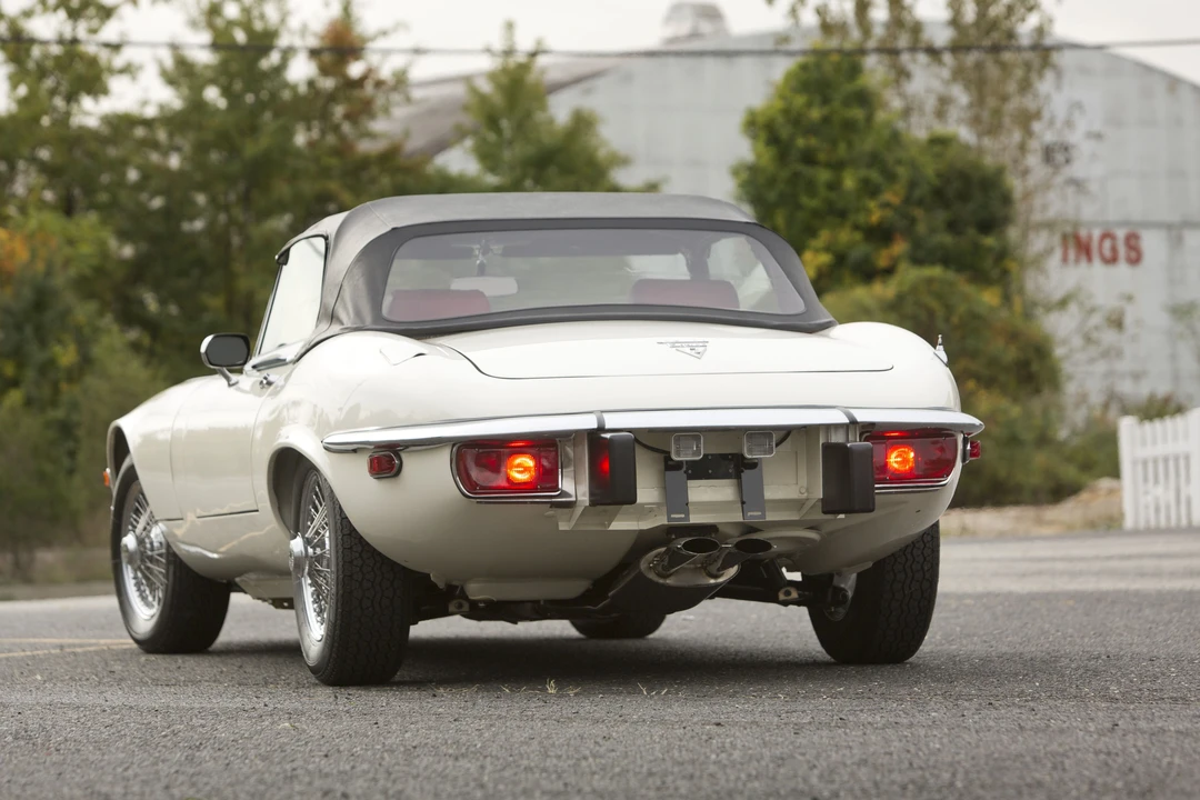 1974 Jaguar E-Type Series 3 V12 - Image 2 of 31