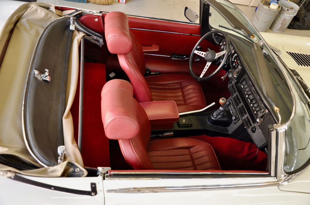 1974 Jaguar E-Type Series 3 V12 - Image 8 of 31