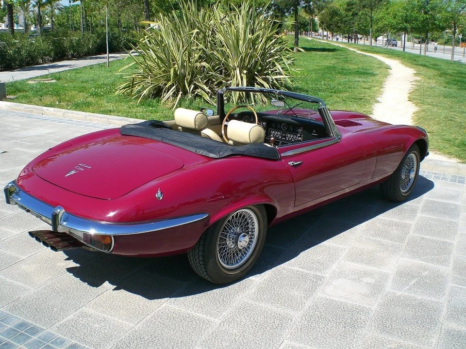 1974 Jaguar E-Type Series 3 V12 - Image 3 of 3