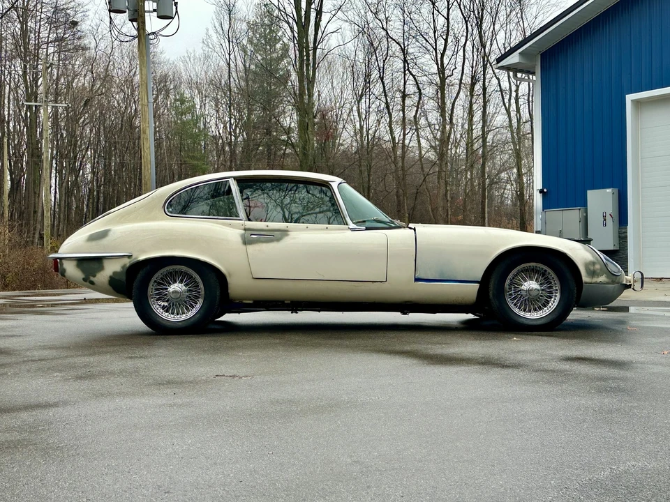 1974 Jaguar E-Type Series 3 V12 - Image 4 of 21