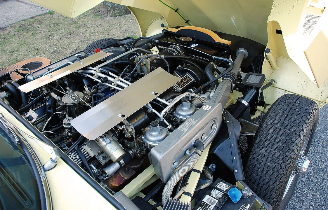 1974 Jaguar E-Type Series 3 V12 - Image 8 of 12