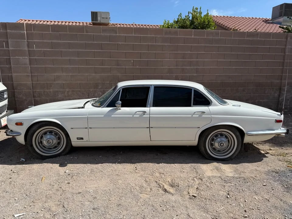 1974 Jaguar XJ Series 2 - Image 2 of 9