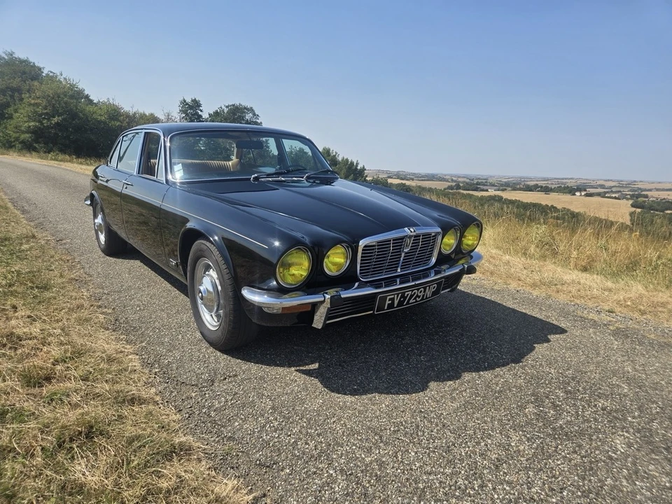 1974 Jaguar XJ Series 2 - Image 2 of 30