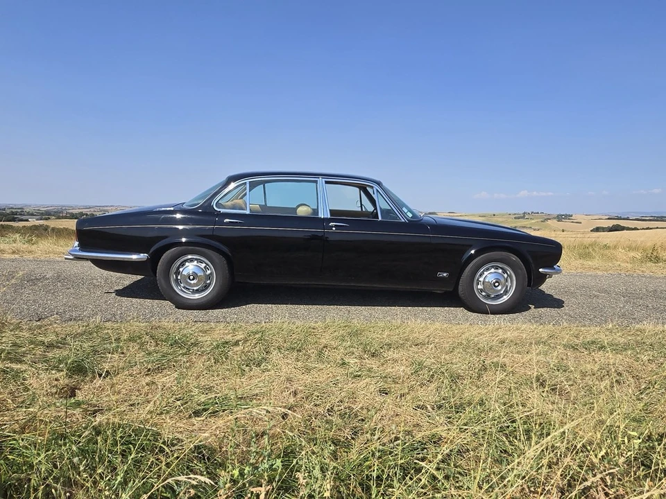 1974 Jaguar XJ Series 2 - Image 4 of 30
