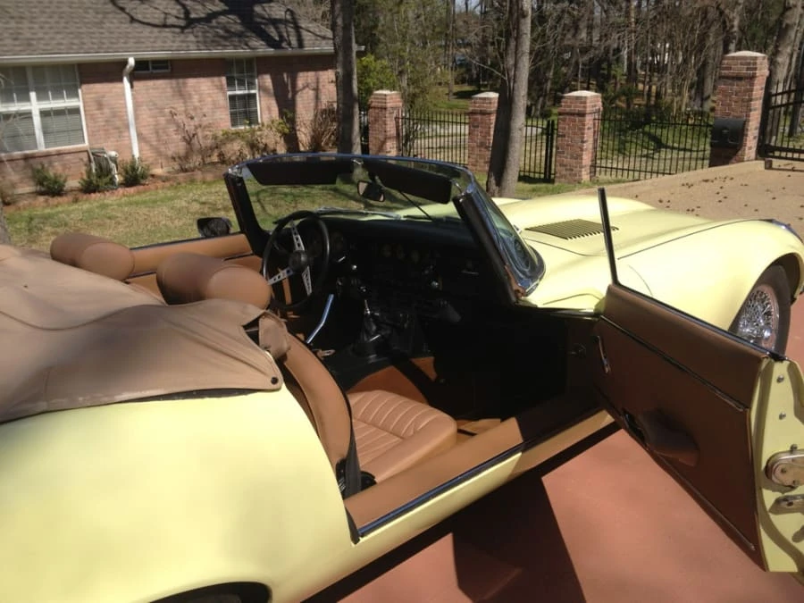 1974 Jaguar E-Type Series 3 V12 - Image 4 of 8