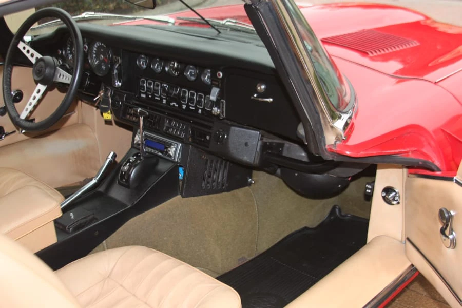 1974 Jaguar E-Type Series 3 V12 - Image 5 of 9