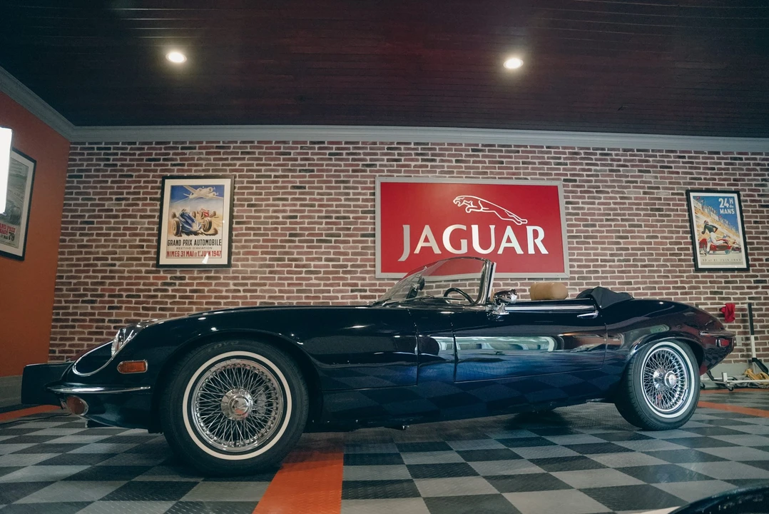 1974 Jaguar E-Type Series 3 V12 - Image 8 of 31
