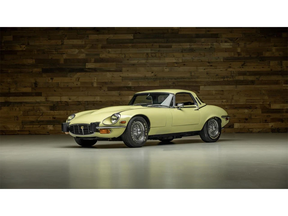 1974 Jaguar E-Type Series 3 V12 - Image 2 of 4