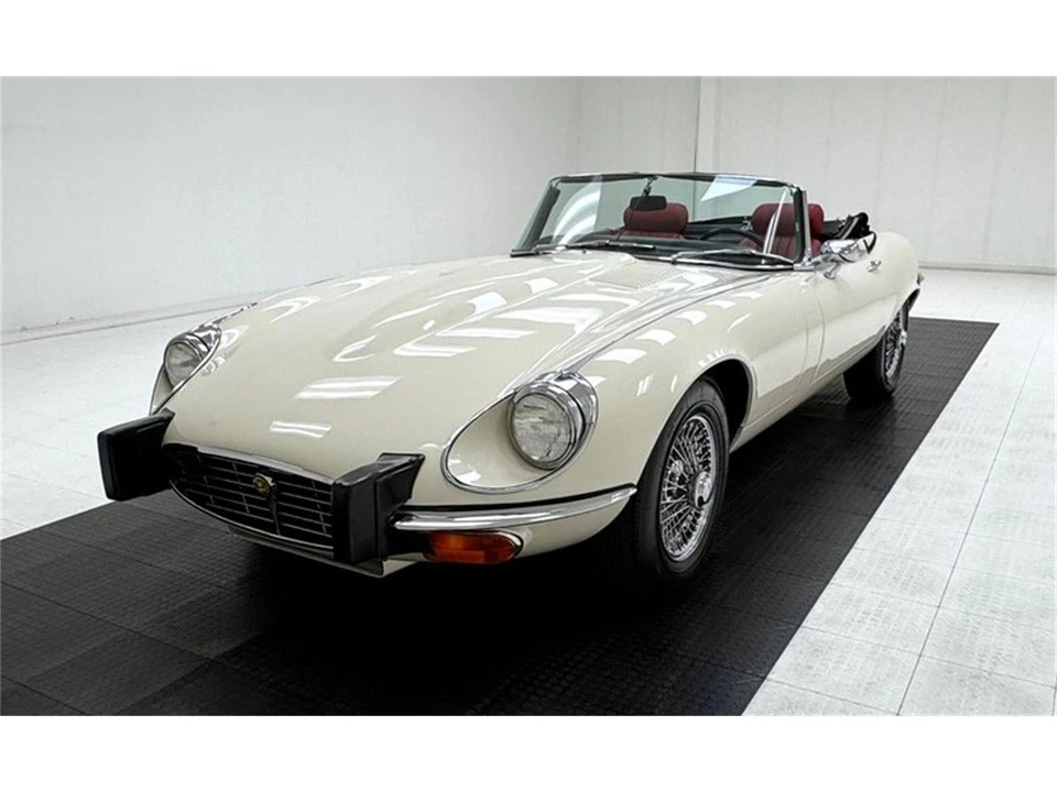 1974 Jaguar E-Type Series 3 V12 - Image 2 of 31