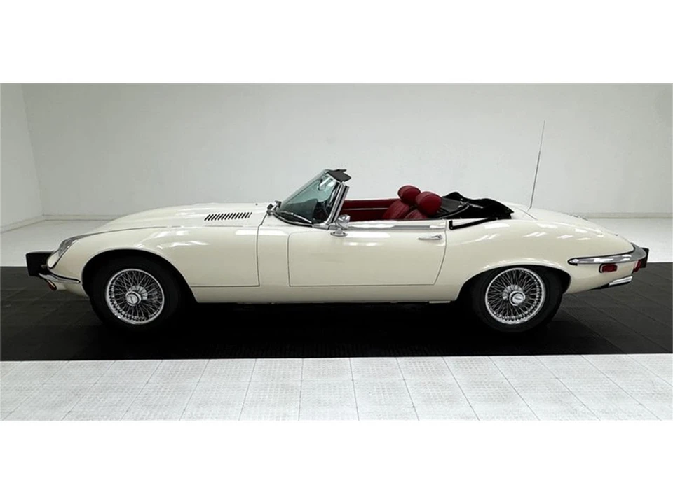 1974 Jaguar E-Type Series 3 V12 - Image 4 of 31