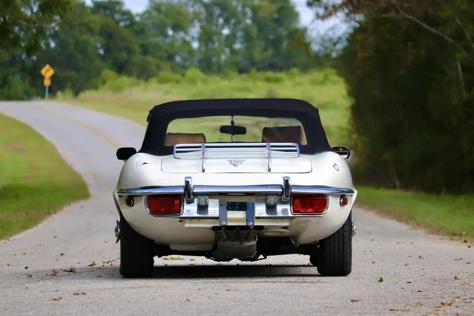 1974 Jaguar E-Type Series 3 V12 - Image 3 of 7