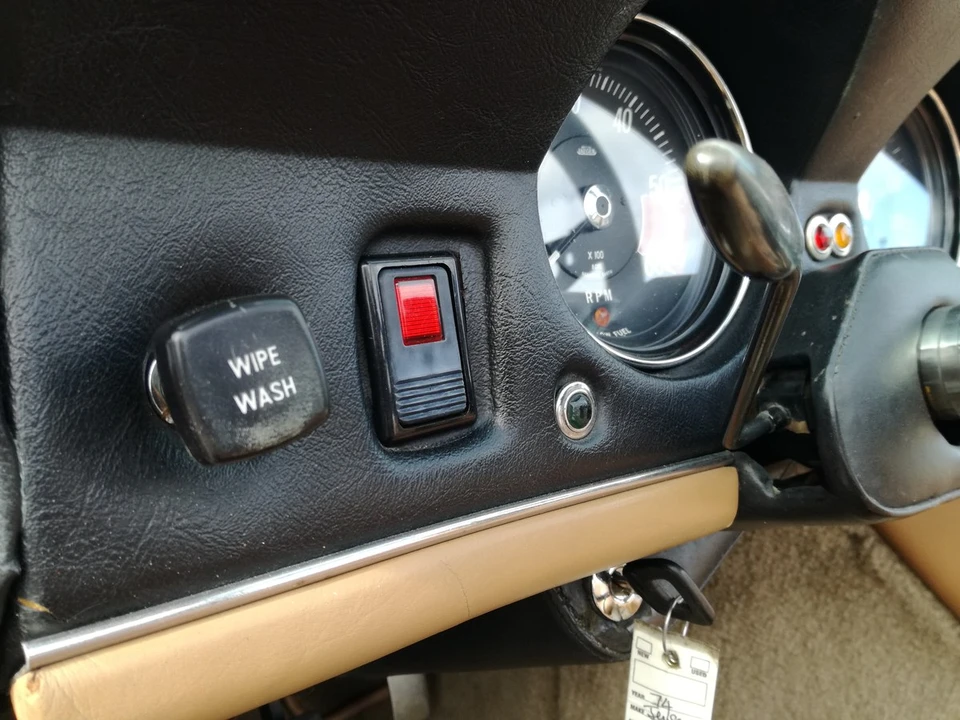 1974 Jensen Interceptor - Image 29 of 30