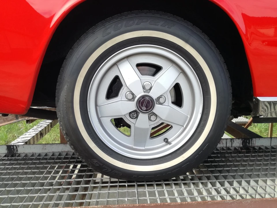 1974 Jensen Interceptor - Image 19 of 30