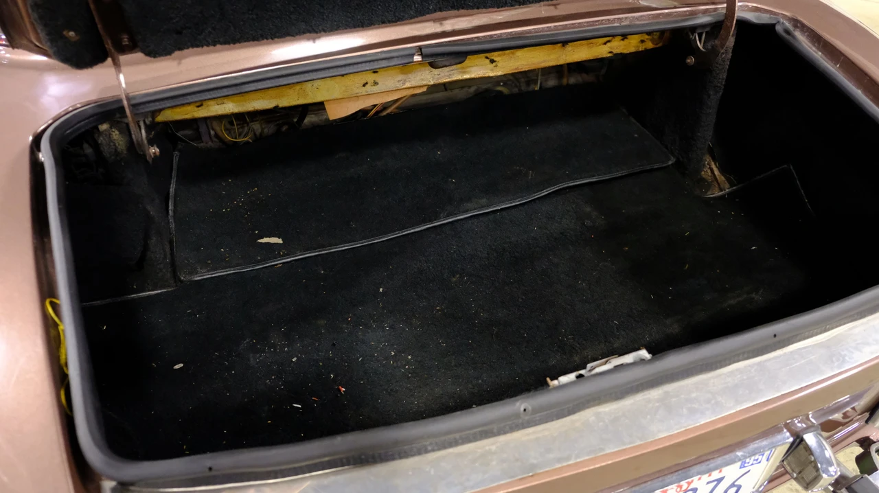 1974 Jensen Interceptor - Image 9 of 15