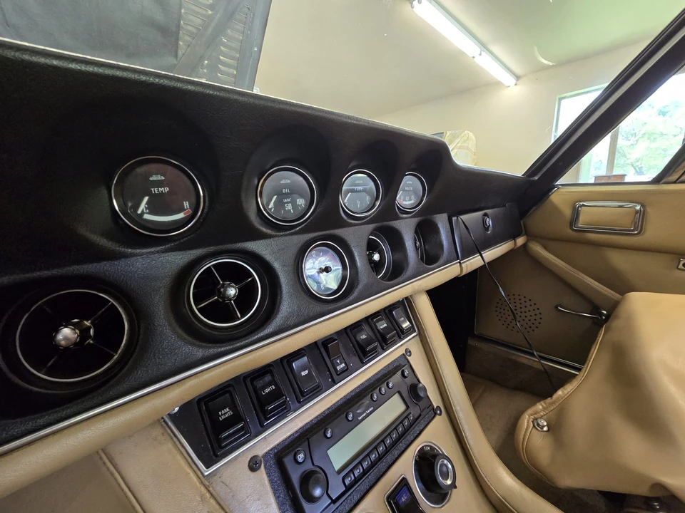 1974 Jensen Interceptor - Image 30 of 31
