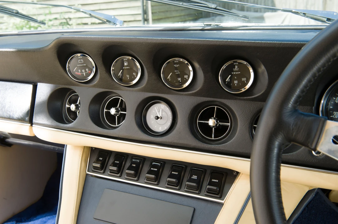 1974 Jensen Interceptor - Image 10 of 15