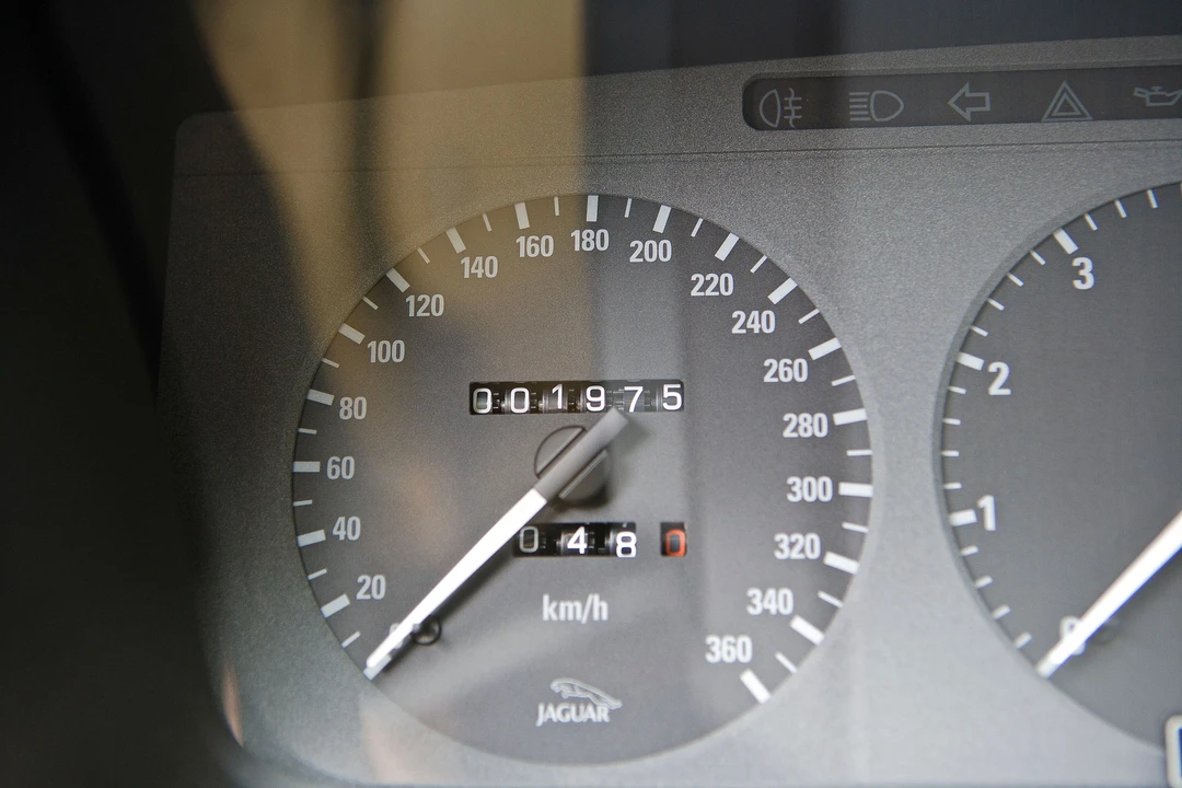 1994 Jaguar XJ220 - Image 3 of 12