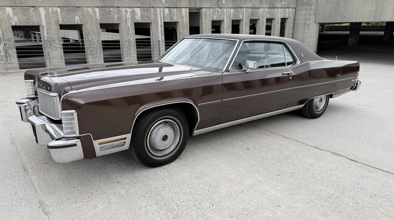 1974 Lincoln Continental 5th Gen - Image 28 of 31