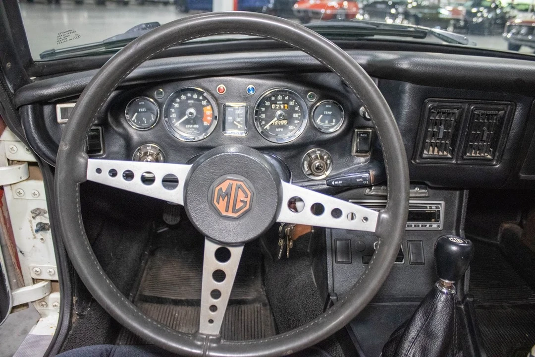 1974 MG MGB GT - Image 10 of 12