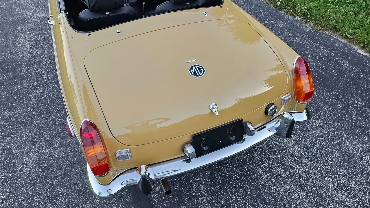 1974 MG MGB Roadster - Image 31 of 31