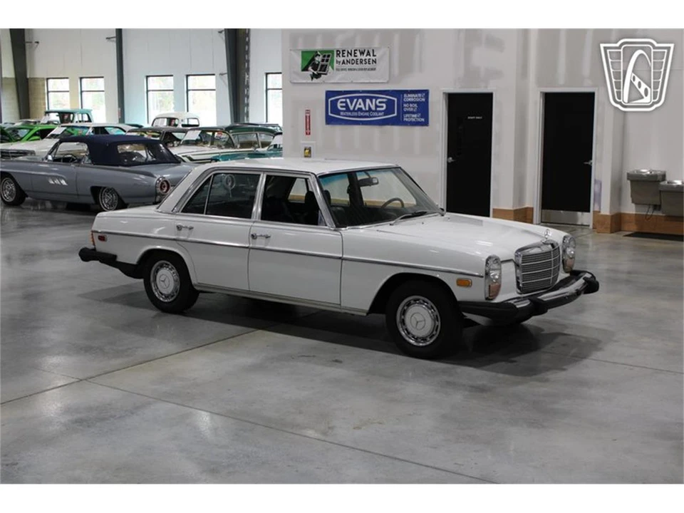 1974 Mercedes-Benz W114 & W115 - Image 30 of 31