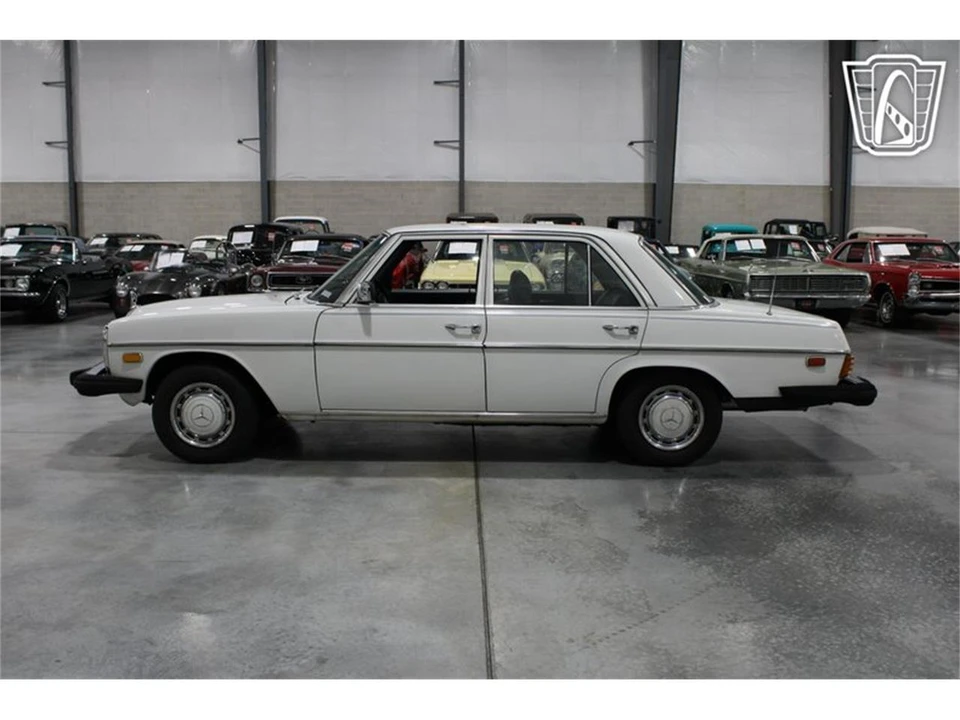 1974 Mercedes-Benz W114 & W115 - Image 7 of 31