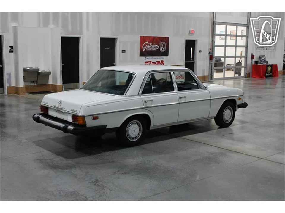 1974 Mercedes-Benz W114 & W115 - Image 27 of 31