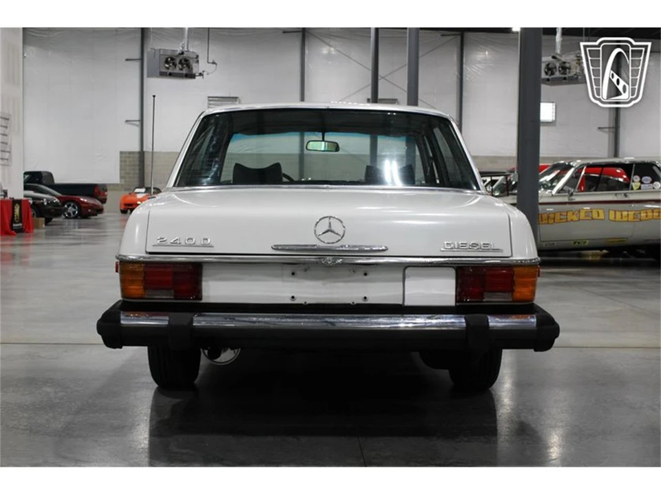 1974 Mercedes-Benz W114 & W115 - Image 17 of 31