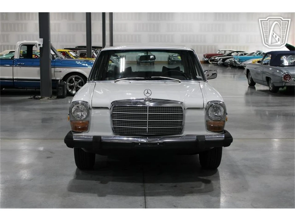 1974 Mercedes-Benz W114 & W115 - Image 13 of 31