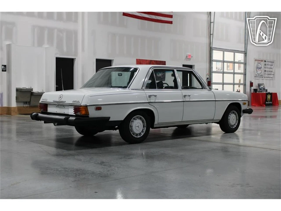 1974 Mercedes-Benz W114 & W115 - Image 18 of 31