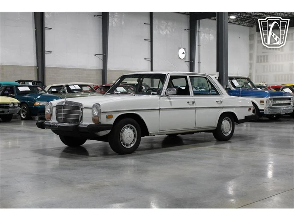 1974 Mercedes-Benz W114 & W115 - Image 14 of 31