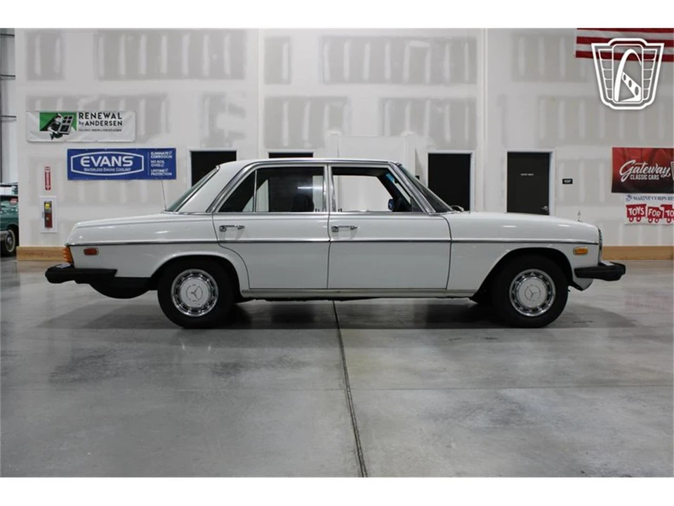1974 Mercedes-Benz W114 & W115 - Image 19 of 31