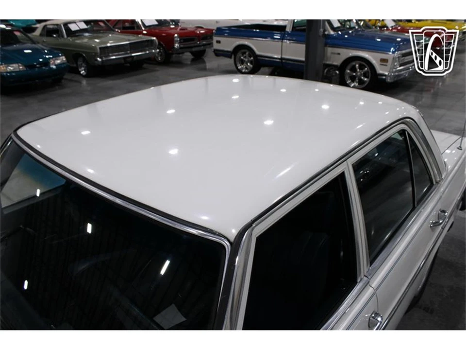 1974 Mercedes-Benz W114 & W115 - Image 24 of 31