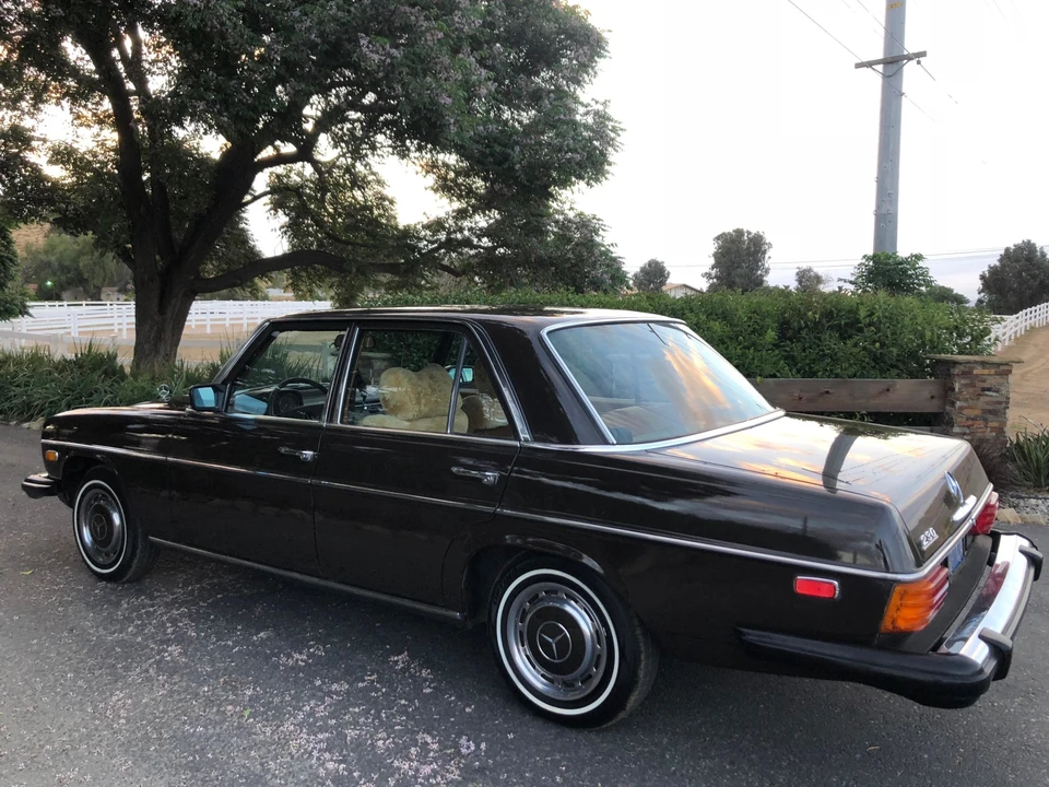 1974 Mercedes-Benz W114 & W115 - Image 18 of 31