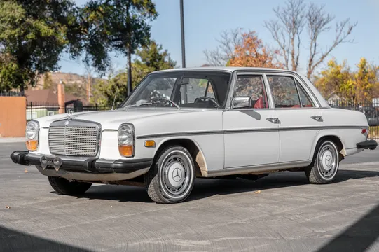 1974 Mercedes-Benz W114 & W115 - Image 2 of 31