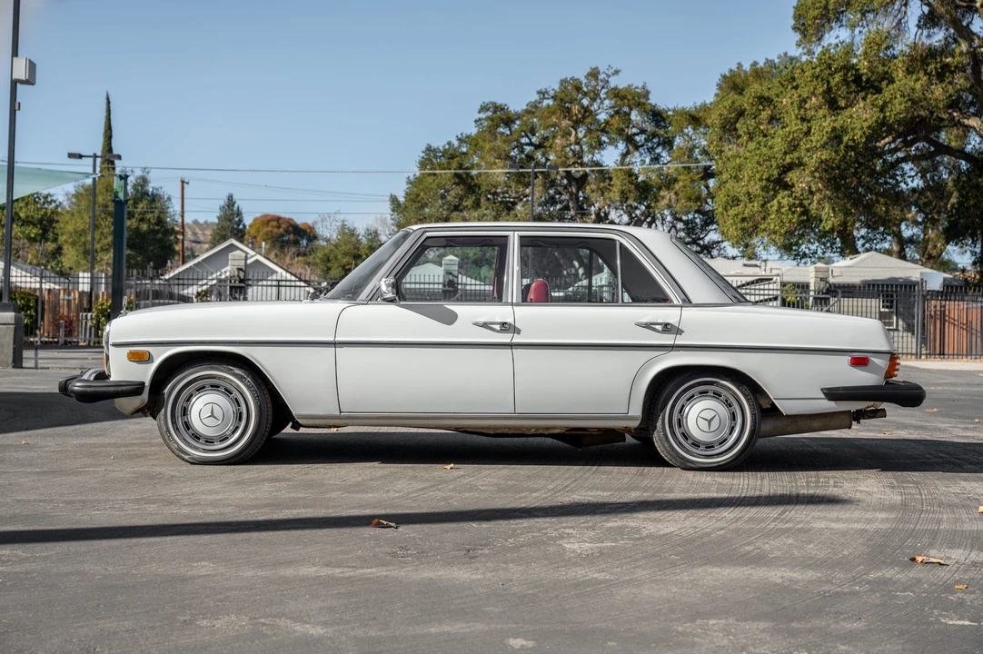 1974 Mercedes-Benz W114 & W115 - Image 3 of 31